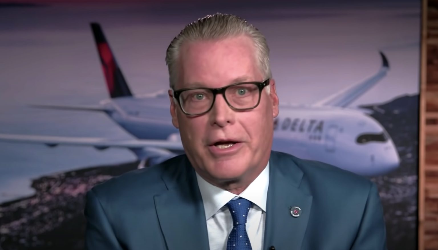 Delta Air Lines CEO Ditches 'Divisive' Vaccine Mandate, Says He Will ...